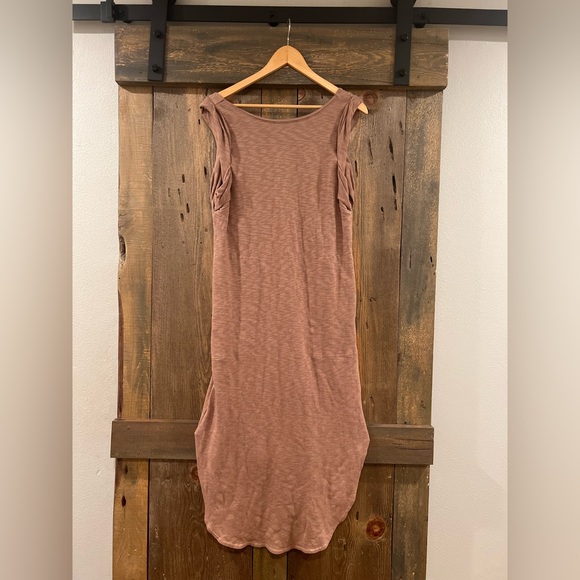 FP Beach Dresses & Skirts - Free People FP Beach Twist Sleeve Maxi Dress Womens Size XS
